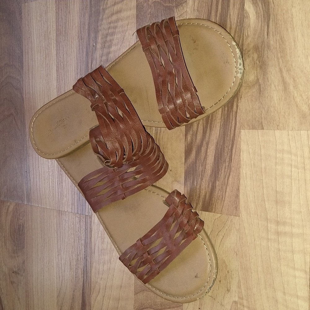 Universal Thread Sandals - Picture 2 of 5